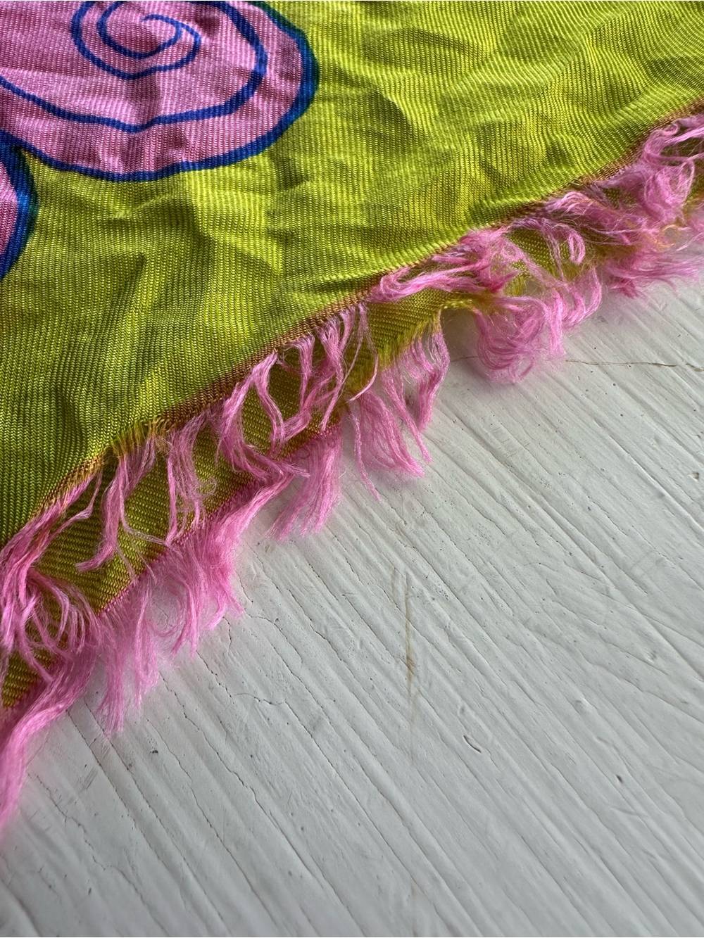 Sant Angelo Psychedelic Face Scarf Neon Pink Green Mod Retro Fringe Wrap - Picture 5 of 7